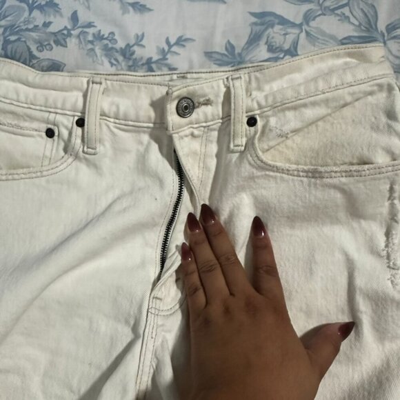 Abercrombie & Fitch Curve Love The 4" Mom Short High Rise Cream color size 29 - Picture 4 of 4